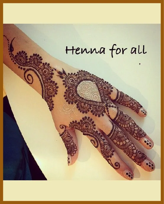 Diamond Shape Design In Stylish Back Hand Mehndi
